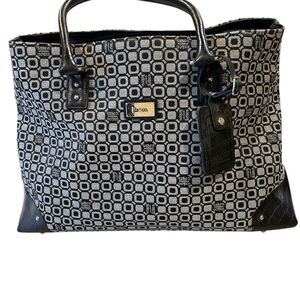 Liz & Co. Overnight Travel bag. Black and Gray.